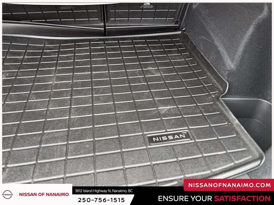 2025 Nissan Rogue Platinum-9