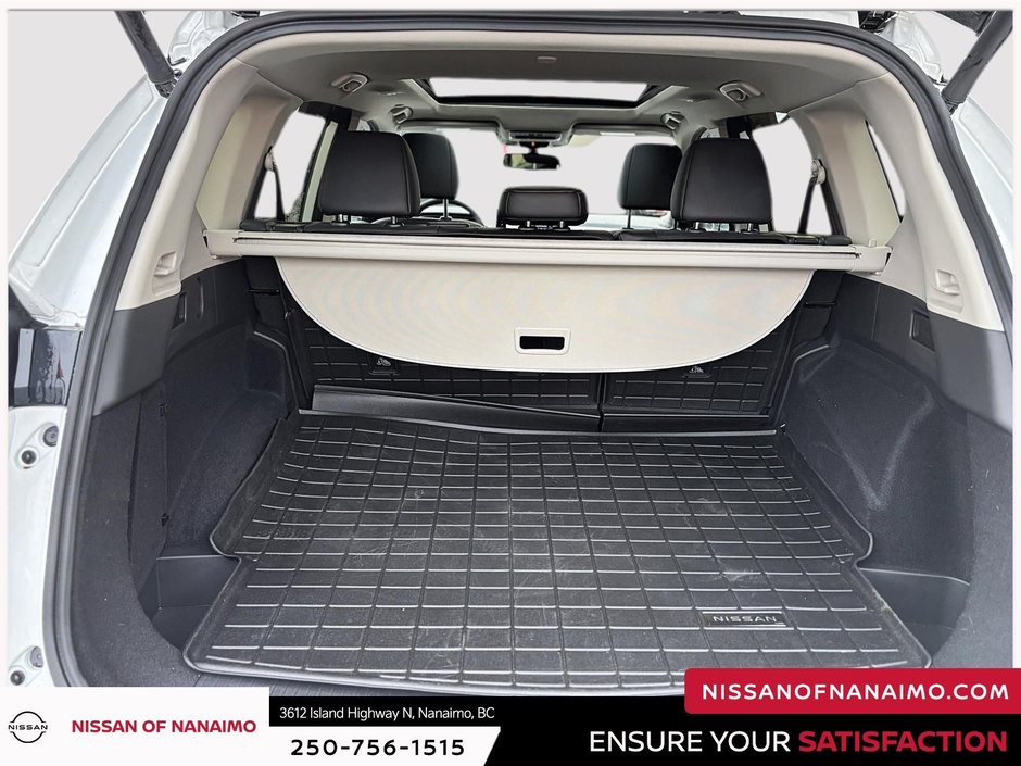 2025 Nissan Rogue Platinum-52