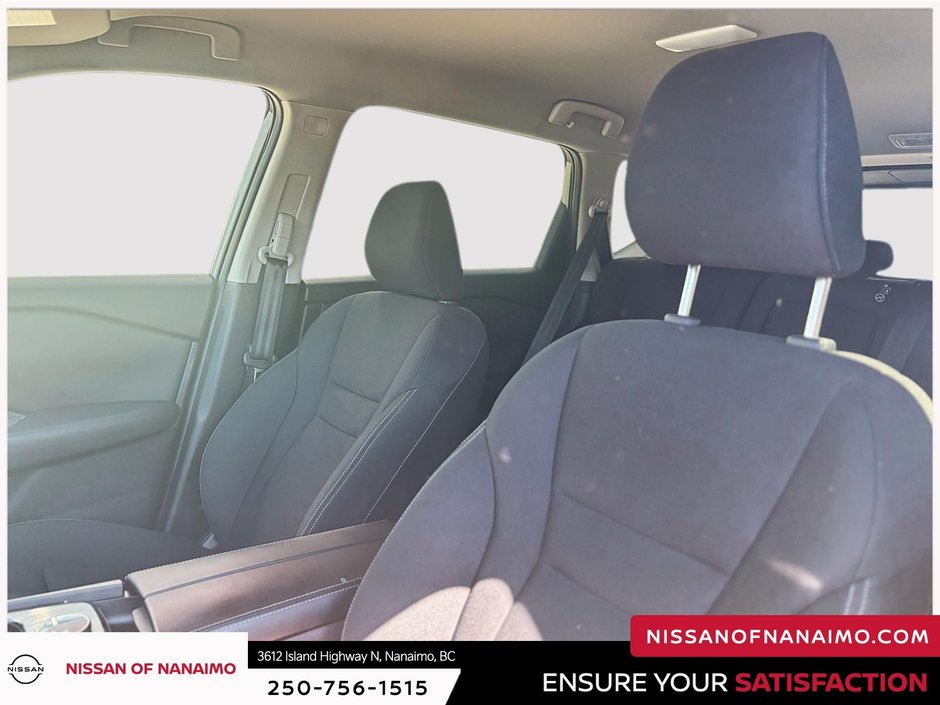 2025 Nissan Rogue S-27