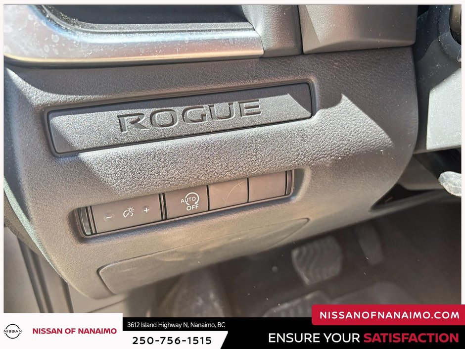 2025 Nissan Rogue S-29