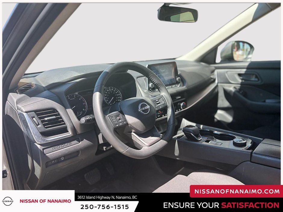 2025 Nissan Rogue S-26