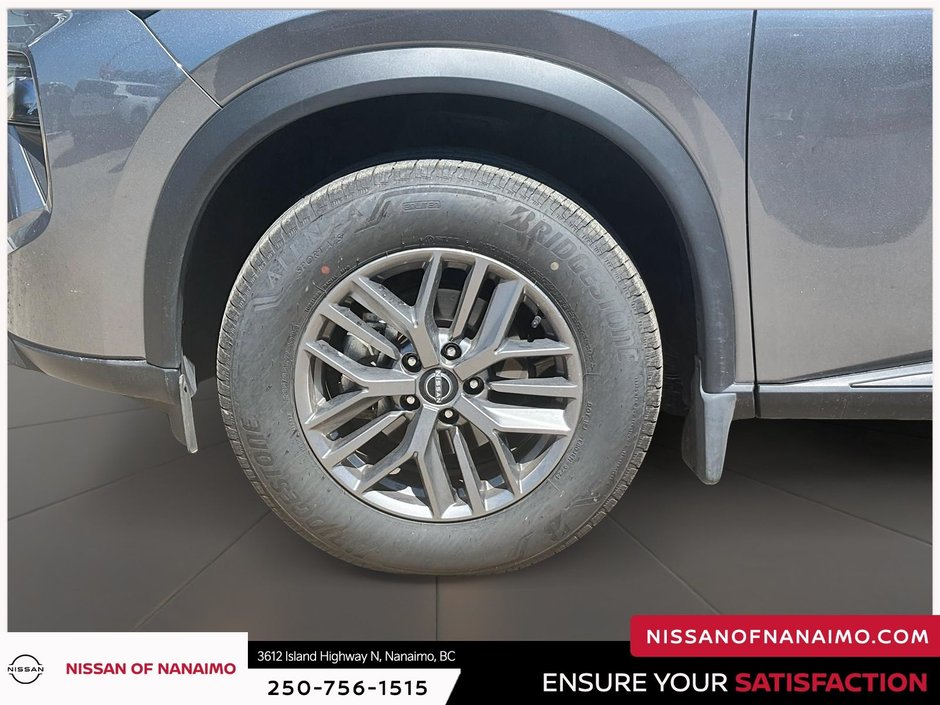 2025 Nissan Rogue S-33