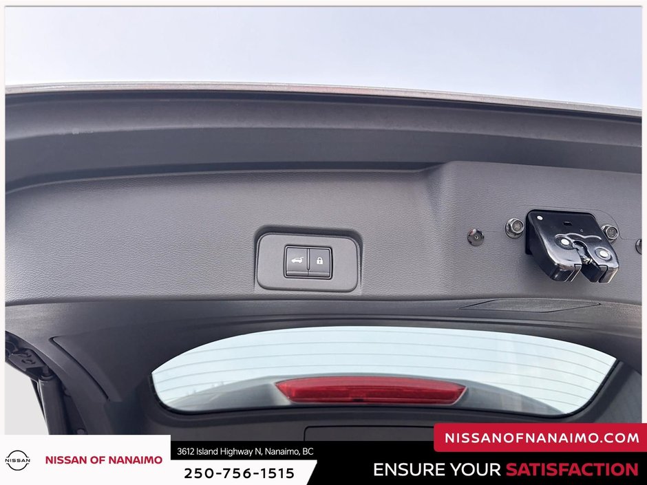 2025 Nissan Rogue Platinum-24