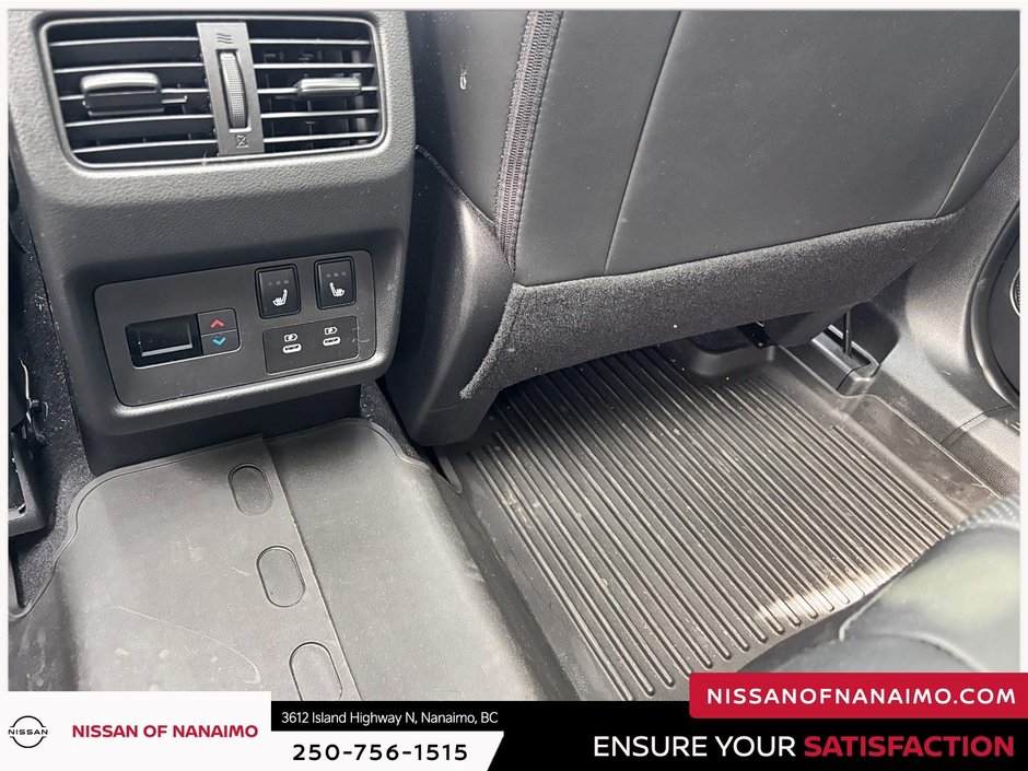 2025 Nissan Rogue Platinum-26