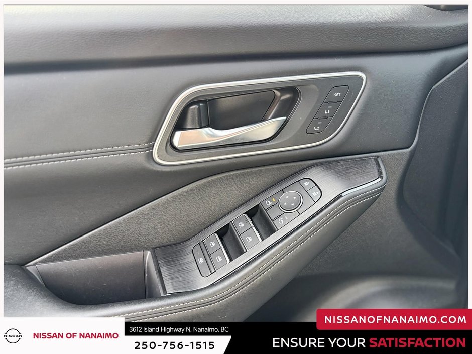 2025 Nissan Rogue Platinum-12