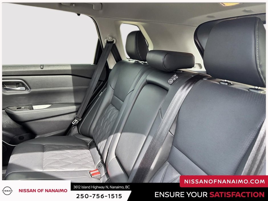 2025 Nissan Rogue Platinum-25