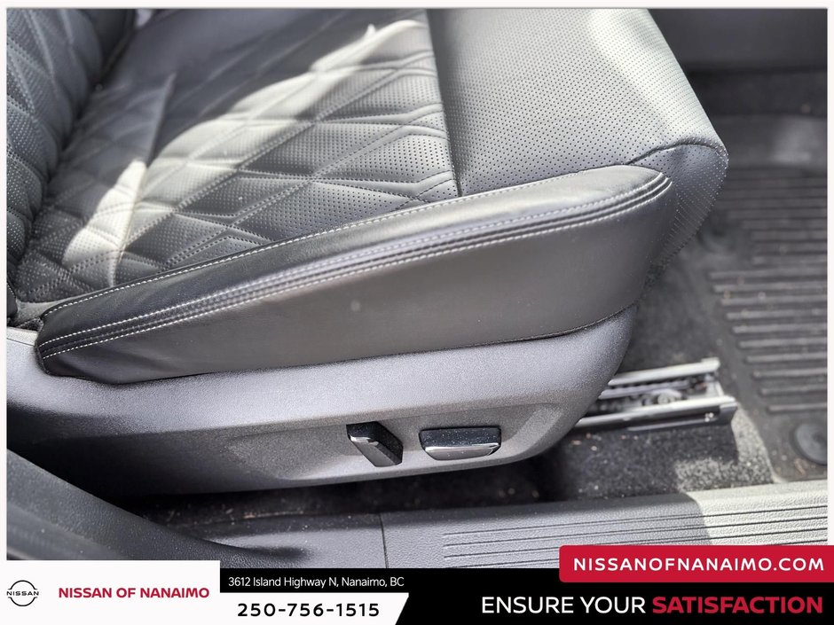 2025 Nissan Rogue Platinum-38