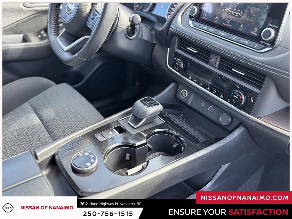 2025 Nissan Rogue SV-17