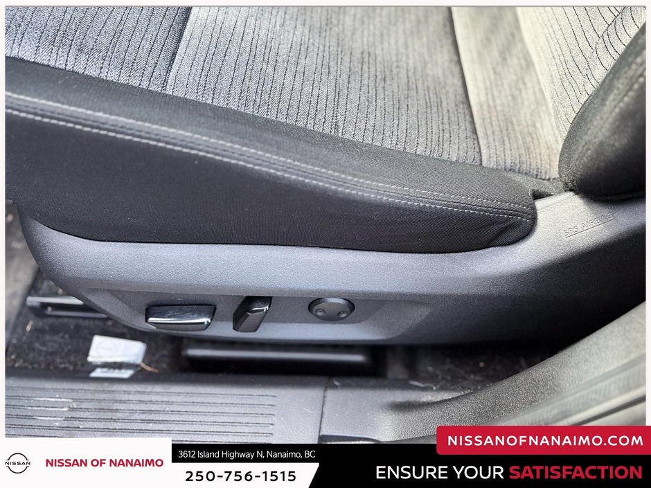 2025 Nissan Rogue SV-21