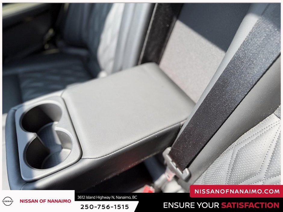 2025 Nissan Rogue Platinum-29