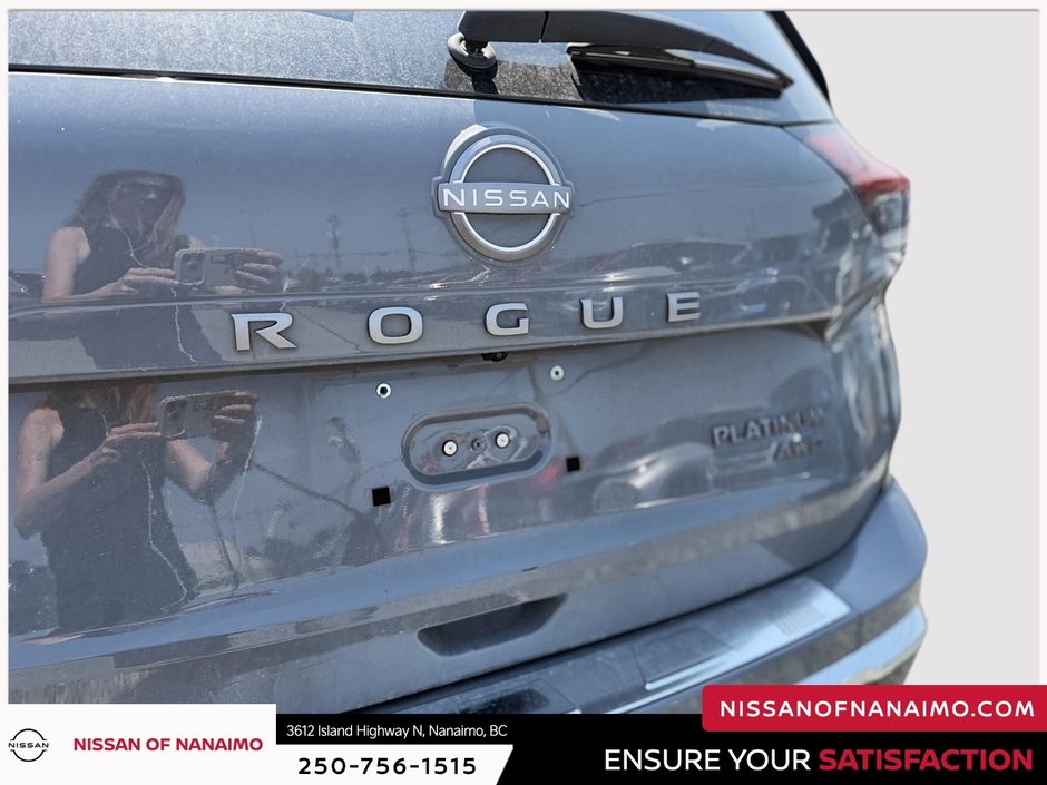 2025 Nissan Rogue Platinum-25
