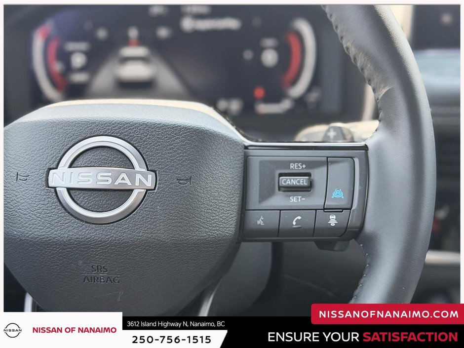 2025 Nissan Rogue Platinum-37