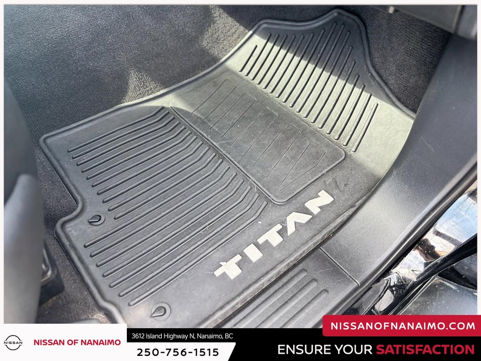 2021 Nissan Titan PRO-4X-26