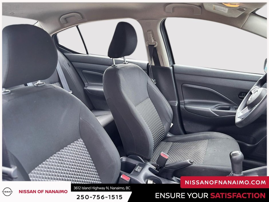 2021 Nissan Versa 1.6 S-17