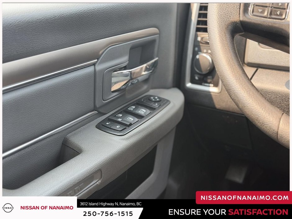 2019 Ram 1500 Classic SLT-11
