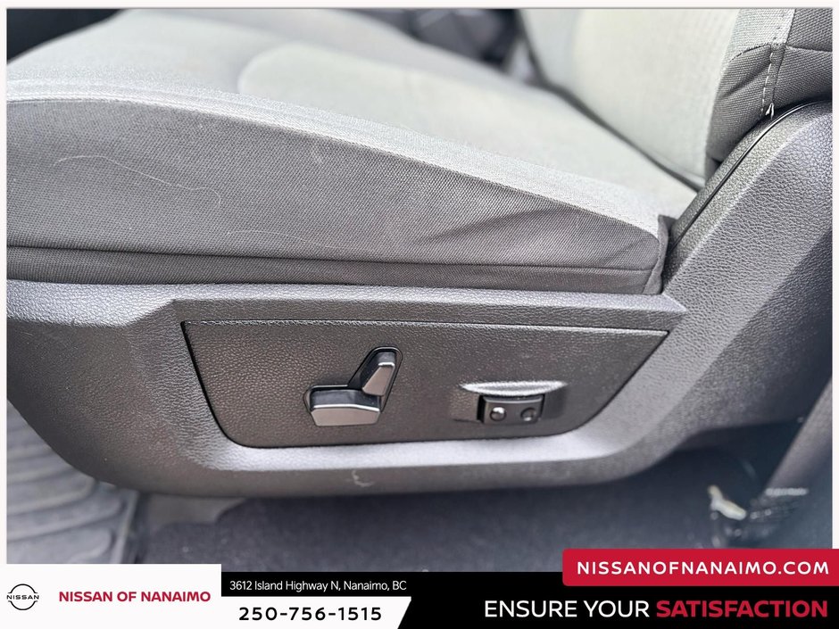 2023 Ram 1500 Classic SLT-29