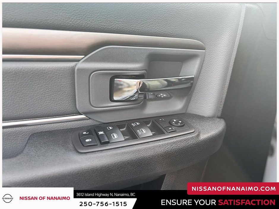 2023 Ram 1500 Classic SLT-30