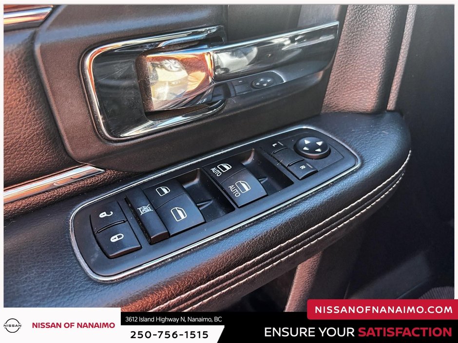 2015 Ram 1500 Laramie-25