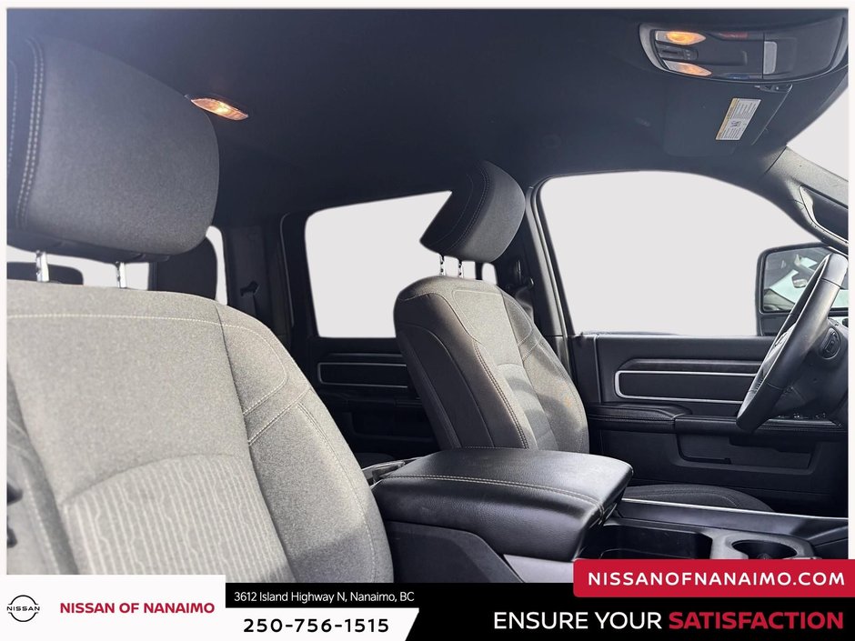 2024 Ram 3500 Big Horn-21