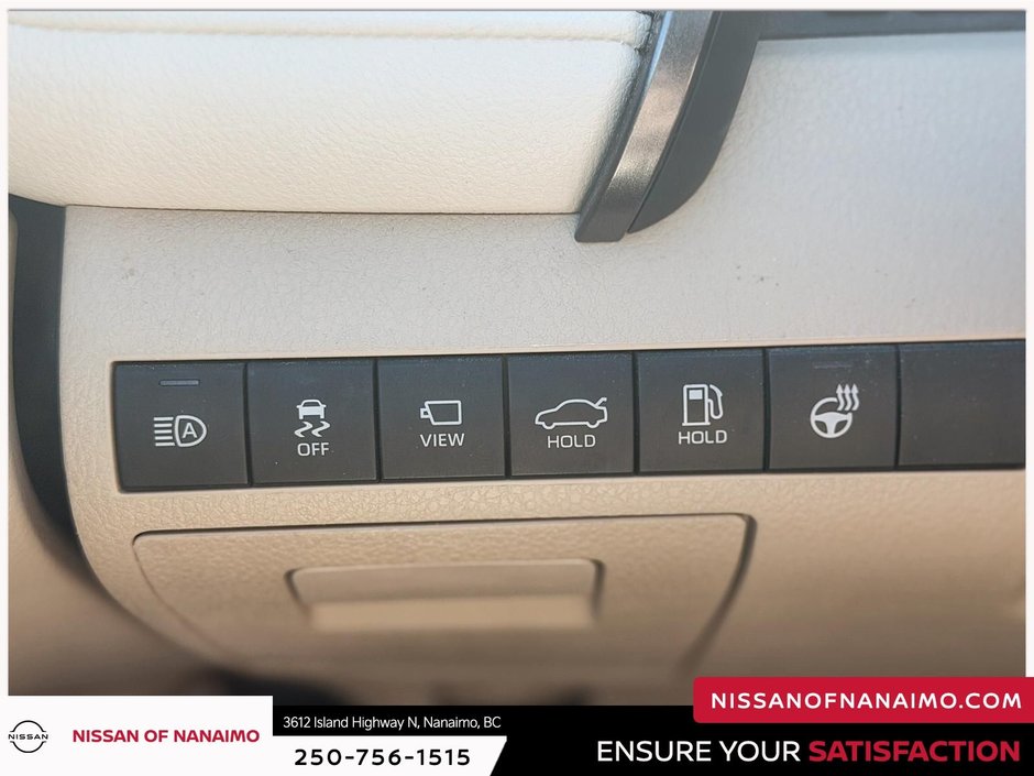 2021 Toyota Camry Hybrid XLE-32