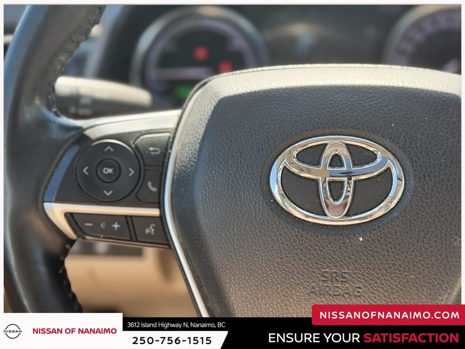 2021 Toyota Camry Hybrid XLE-30