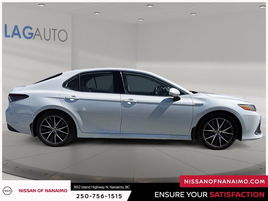 2021 Toyota Camry Hybrid XLE-3