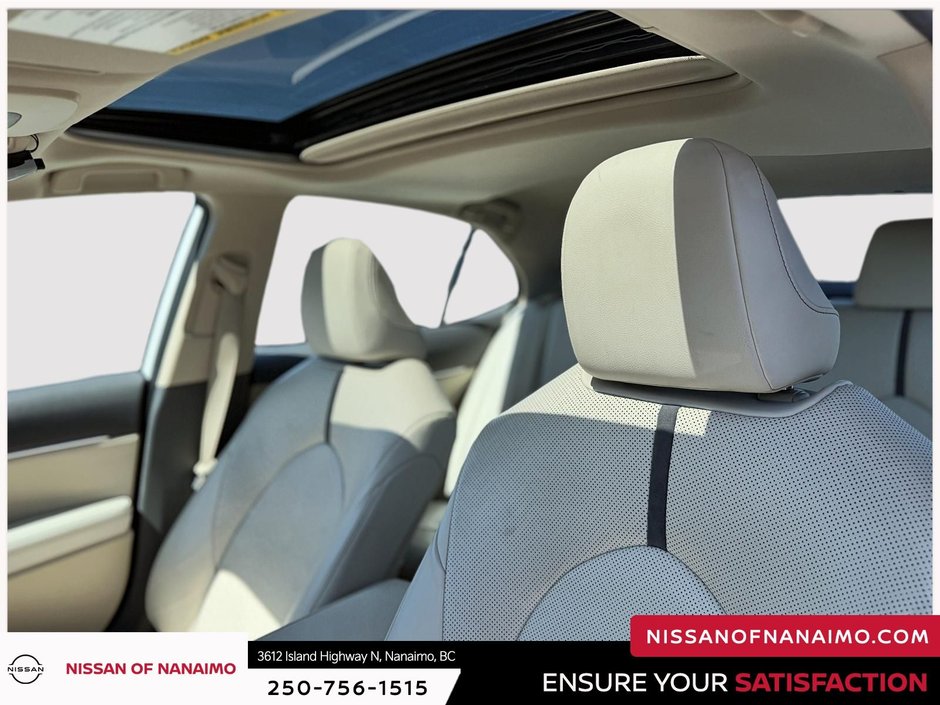 2021 Toyota Camry Hybrid XLE-24