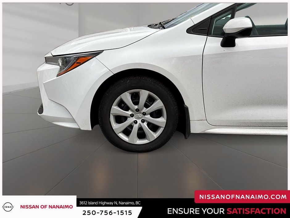 2022 Toyota Corolla LE-33