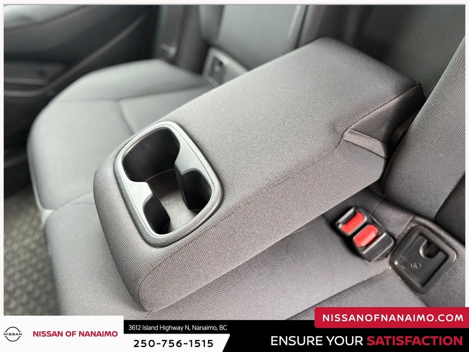 2022 Toyota Corolla LE-12