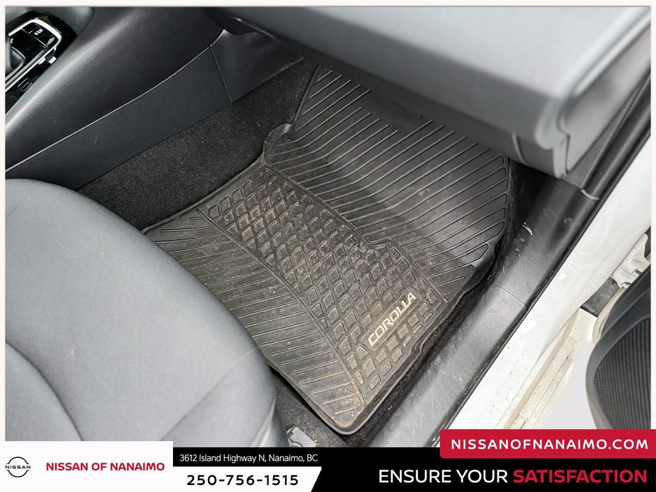 2022 Toyota Corolla LE-24