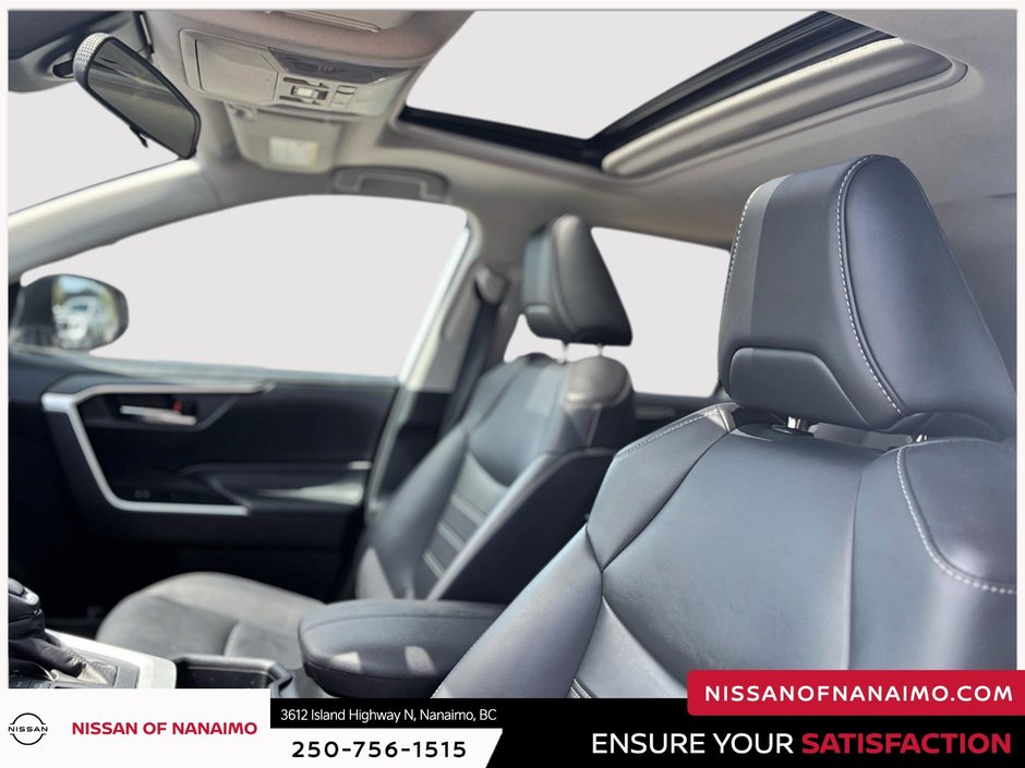 2020 Toyota RAV4 XLE-24