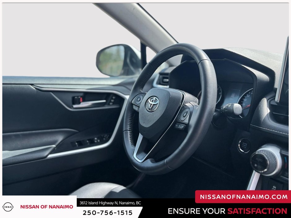 2020 Toyota RAV4 XLE-21