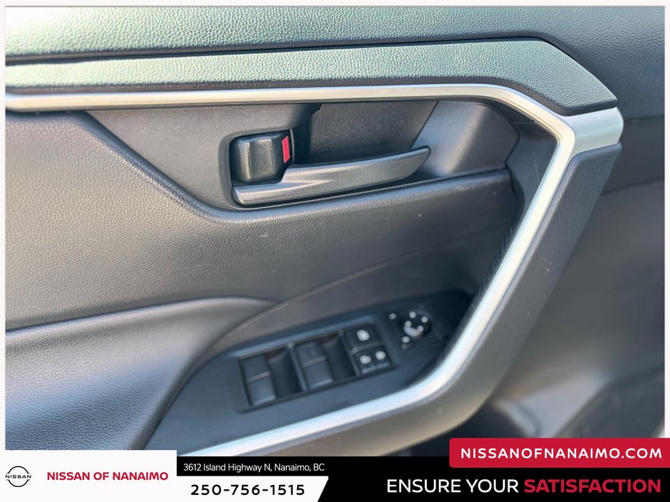 2021 Toyota RAV4 LE-25