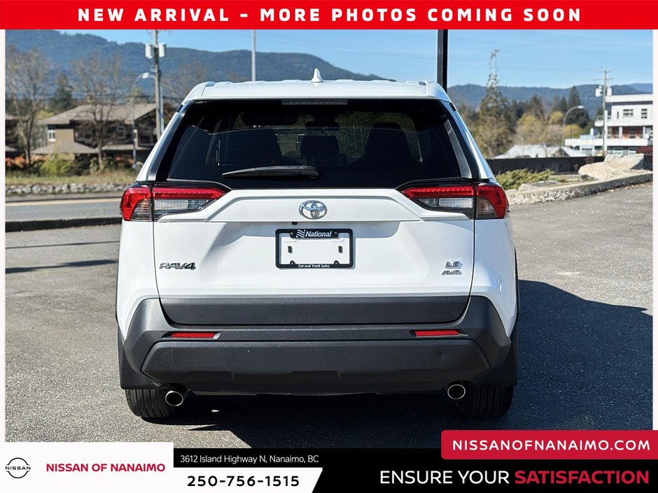 2022 Toyota RAV4 LE-5