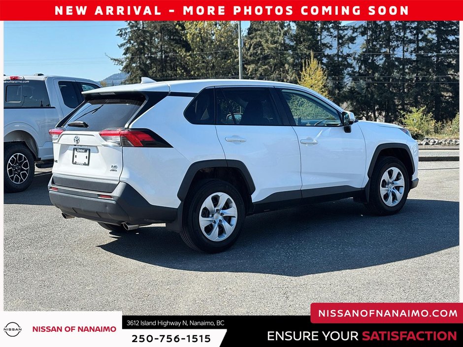 2022 Toyota RAV4 LE-4