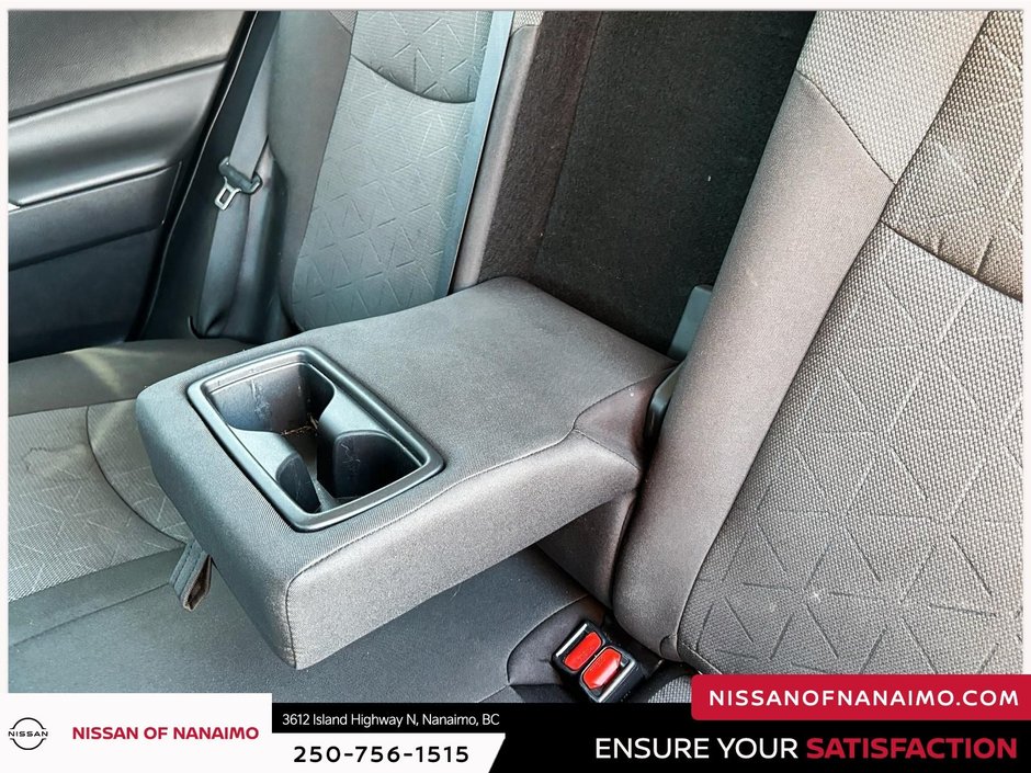 2022 Toyota RAV4 LE-12