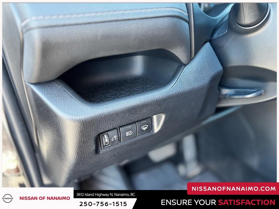 2022 Toyota RAV4 LE-24