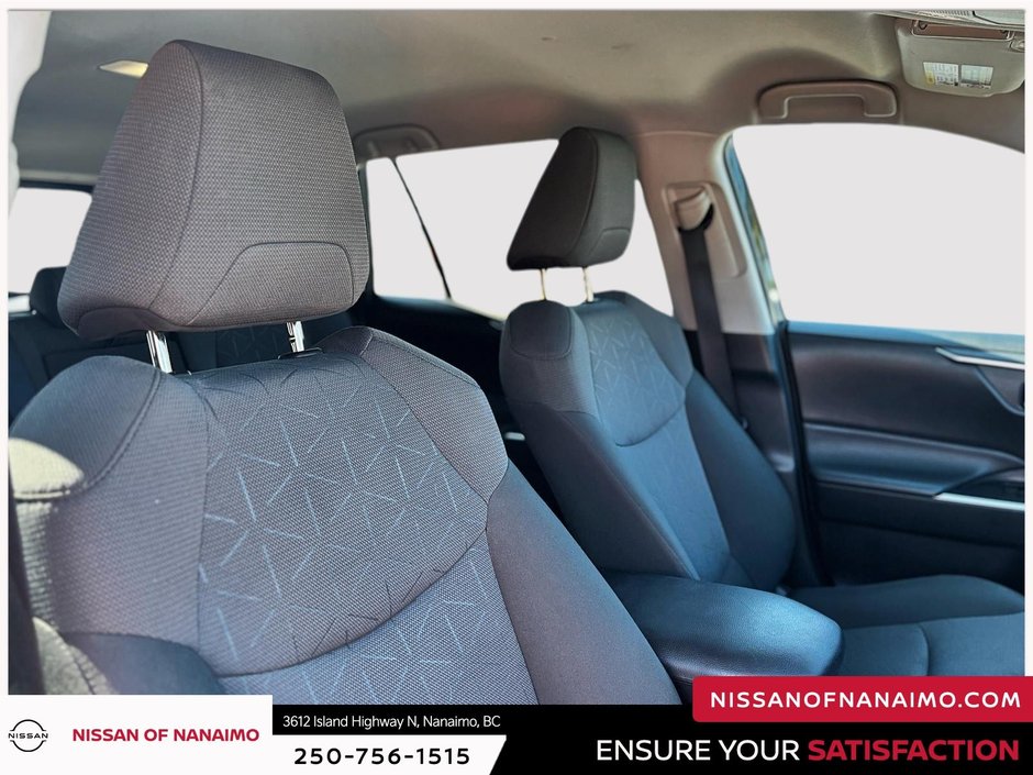 2022 Toyota RAV4 LE-19