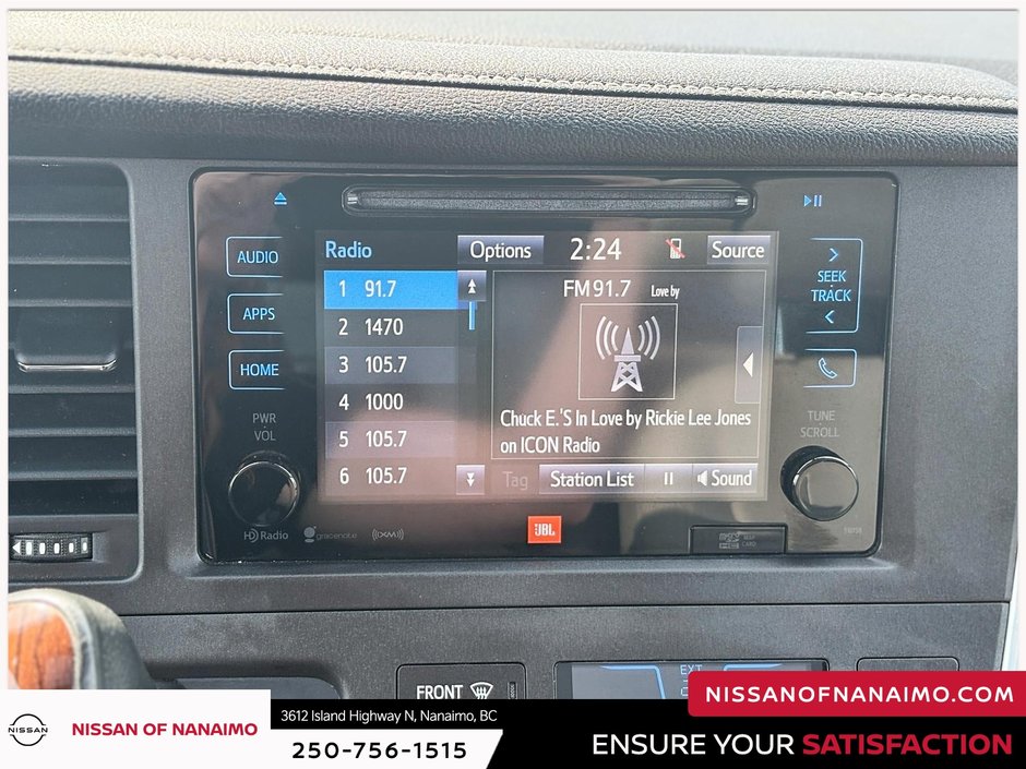 2017 Toyota Sienna Limited AWD-36