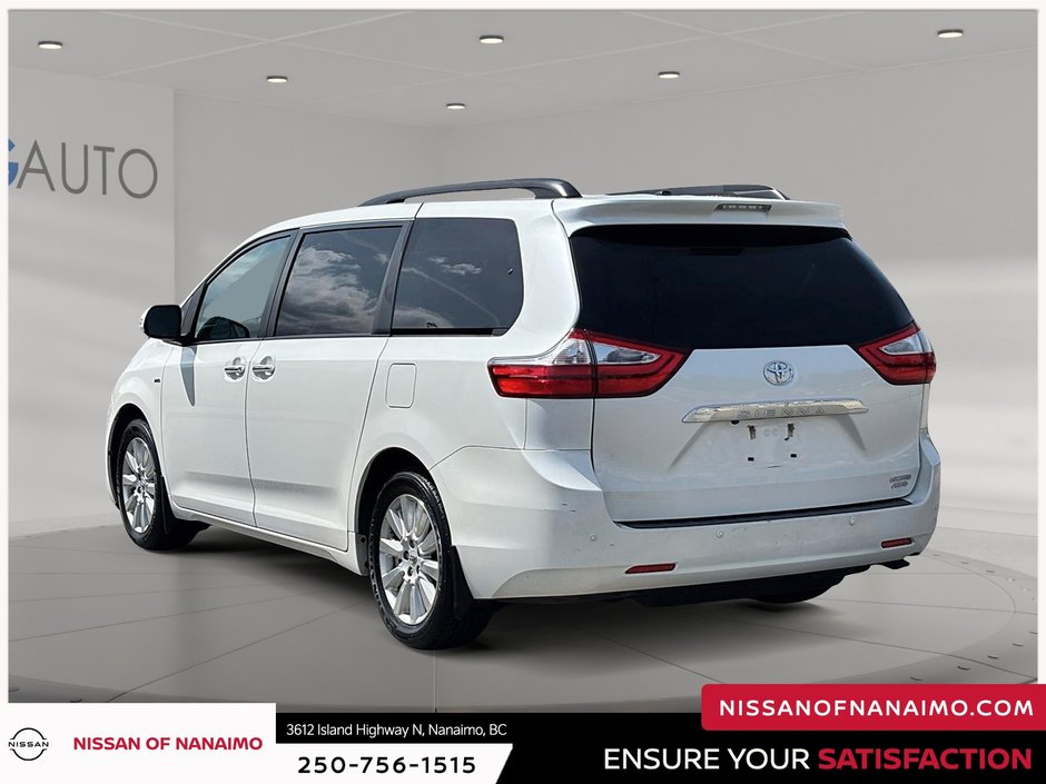 2017 Toyota Sienna Limited AWD-9