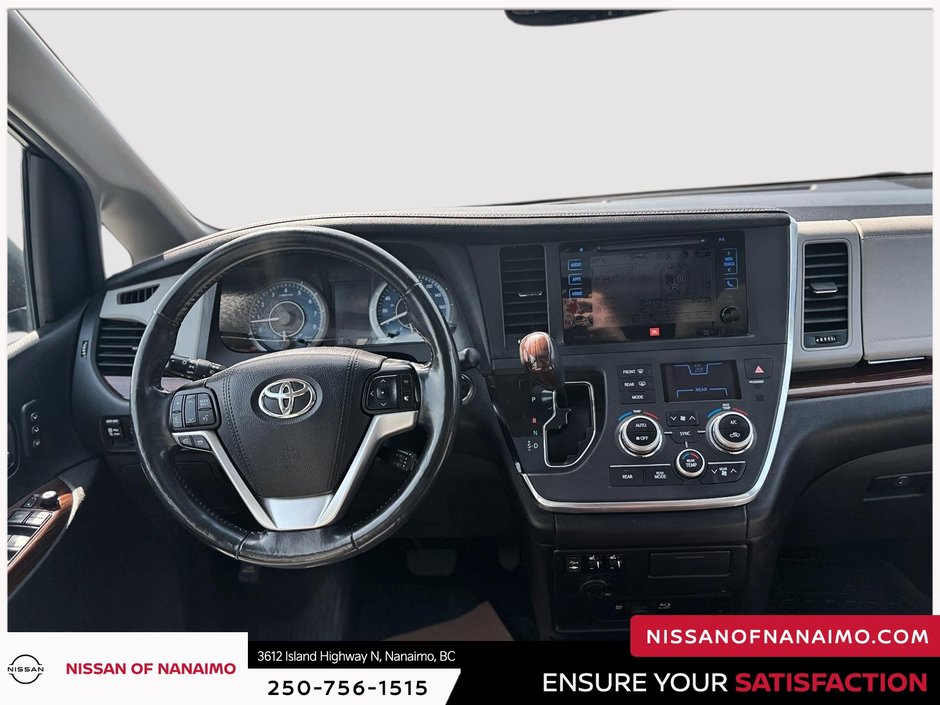 2017 Toyota Sienna Limited AWD-17