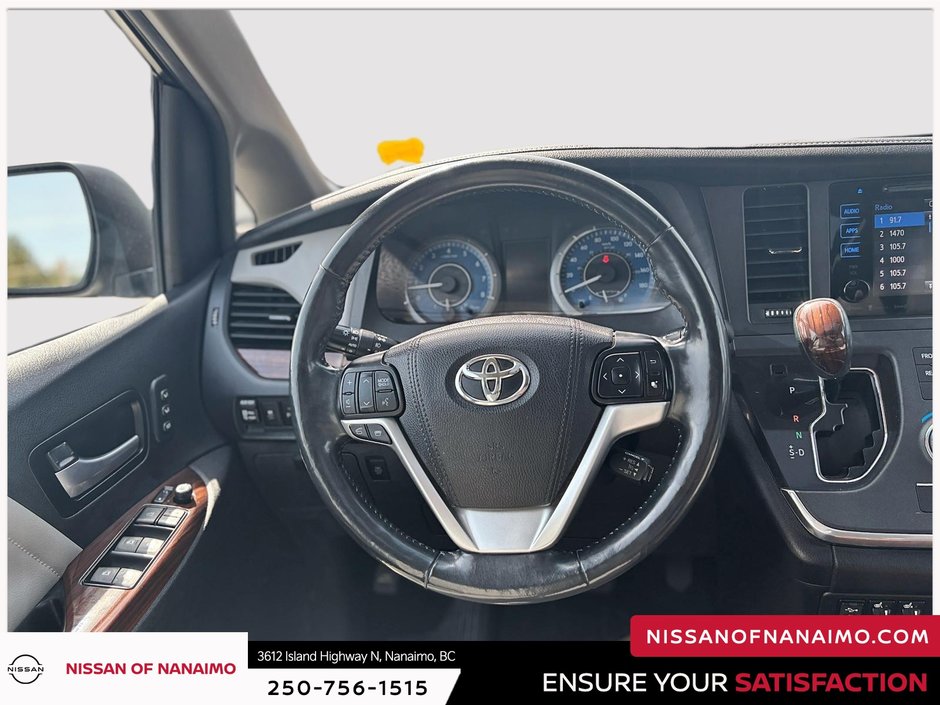 2017 Toyota Sienna Limited AWD-18