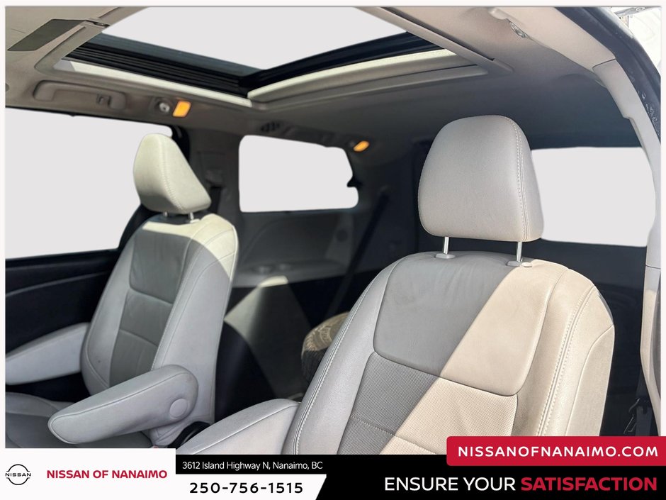 2017 Toyota Sienna Limited AWD-11