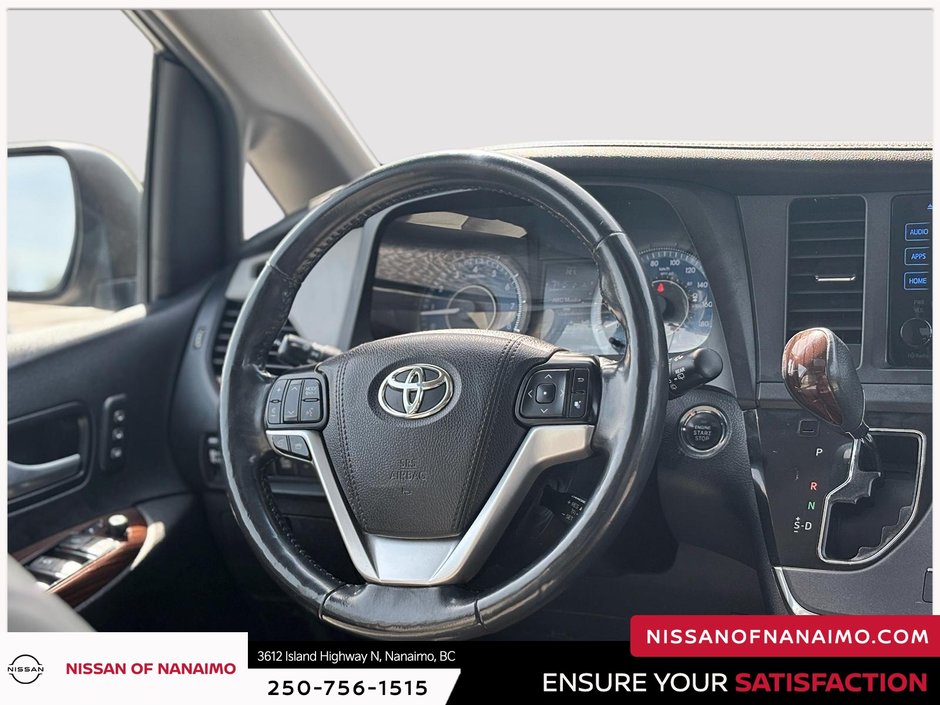 2017 Toyota Sienna Limited AWD-20
