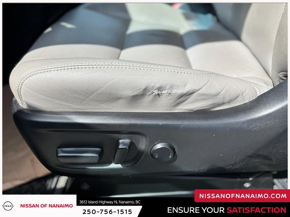 2017 Toyota Sienna Limited AWD-29