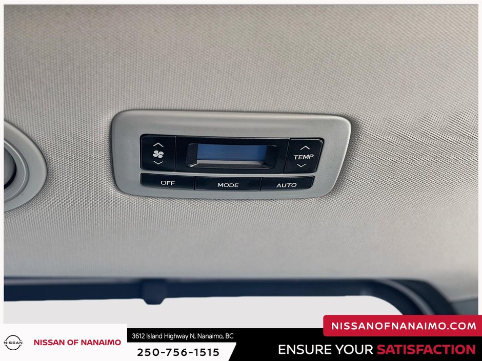 2017 Toyota Sienna Limited AWD-21