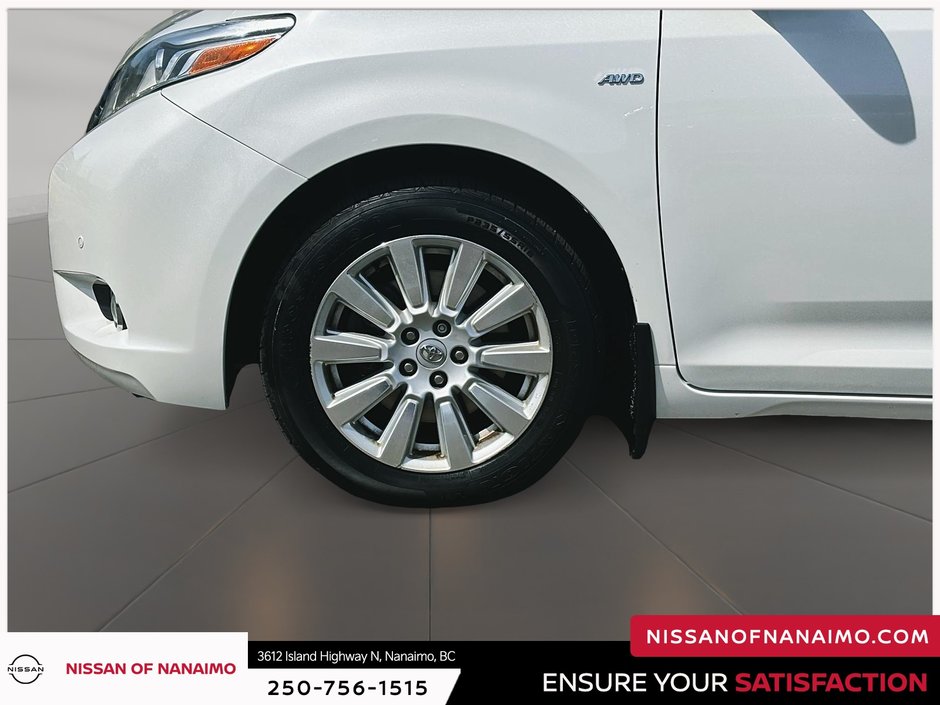 2017 Toyota Sienna Limited AWD-39