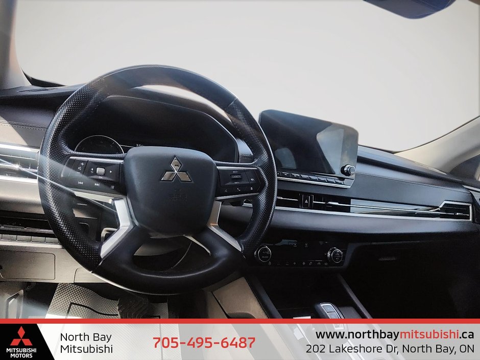 2023 Mitsubishi OUTLANDER LE PREMIUM-11