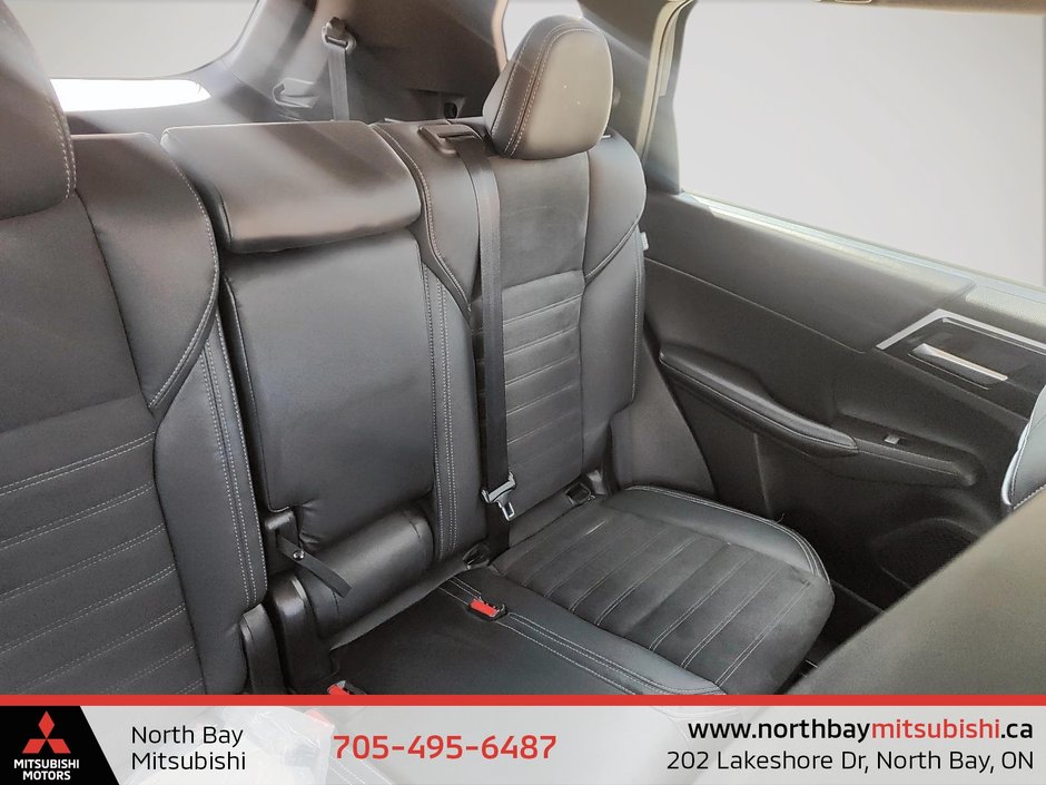2023 Mitsubishi OUTLANDER LE PREMIUM-13