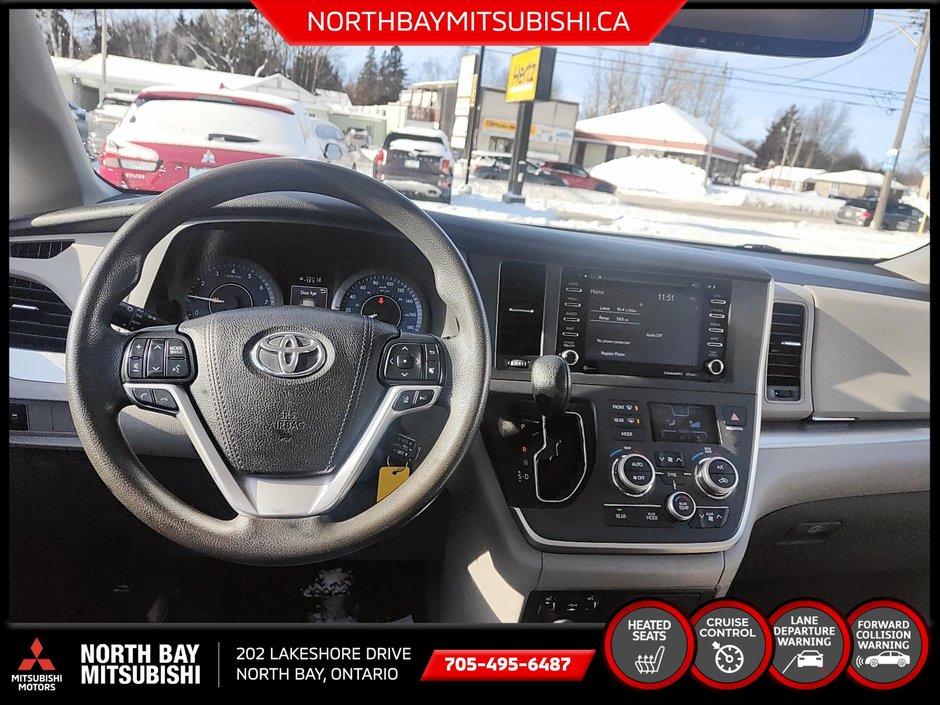 2020 Toyota SIENNA LE-8